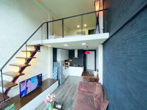 Mayhouse - Duplex Sky View 01hb