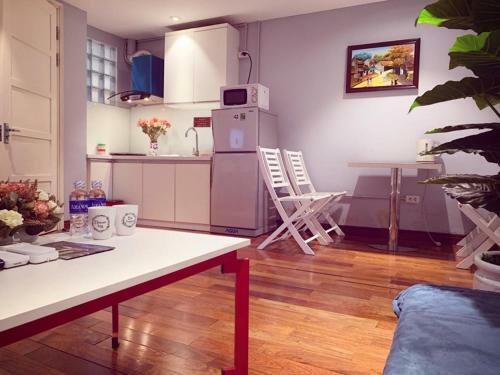 Mayhouse -cozy Harmony