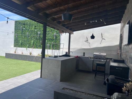 Hermosa Casa Con Alberca En Ensenada