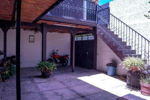 Apartamento Habitaciones Privadas, Cocina Y Cochera Gratis