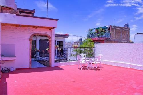 Apartamento Habitaciones Privadas, Cocina Y Cochera Gratis