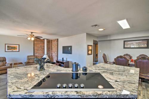 Charming Home Less Than 11 Mi To Downtown Phoenix!