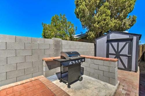 Charming Home Less Than 11 Mi To Downtown Phoenix!