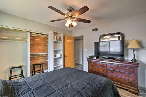 Charming Home Less Than 11 Mi To Downtown Phoenix!