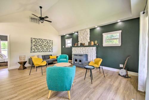 Bright Home With Fire Pit, Near Back 40 Trail!