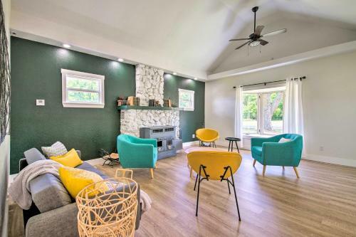 Bright Home With Fire Pit, Near Back 40 Trail!
