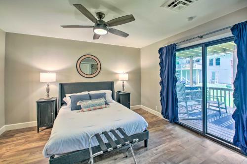 Updated Townhome With Deck, Grill And Sunroom!
