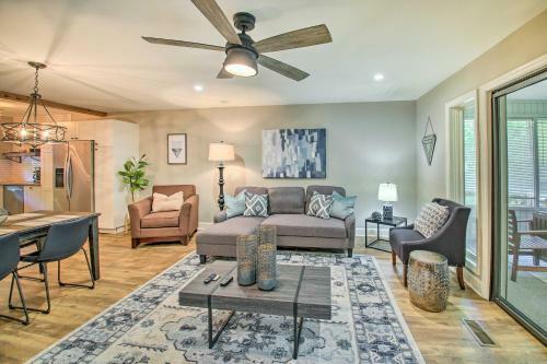Updated Townhome With Deck, Grill And Sunroom!
