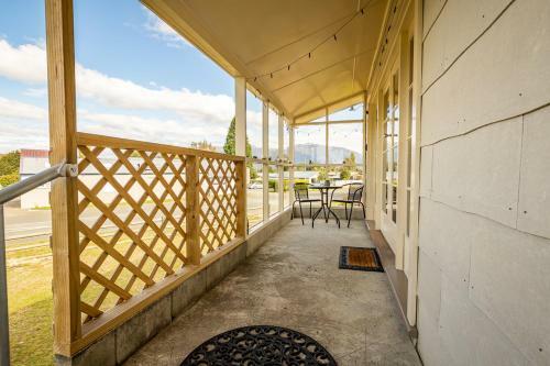 Grand View - Te Anau Holiday Home