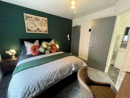 Hostal 5 Bed Home On Birdwell Road - Free Parking