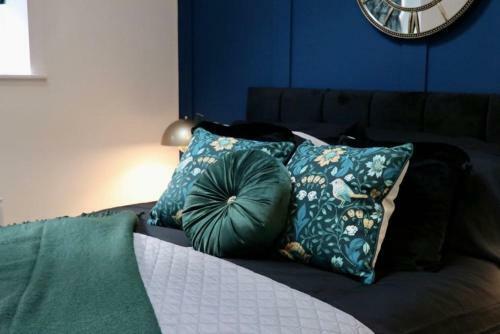 Hostal 5 Bed Home On Birdwell Road - Free Parking