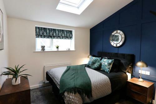 Hostal 5 Bed Home On Birdwell Road - Free Parking