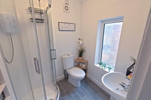 Charming Victorian Home Near Serene Ormeau Park