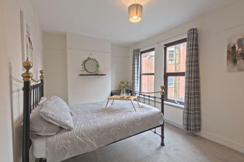 Charming Victorian Home Near Serene Ormeau Park