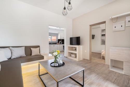 Van Loui's II Place