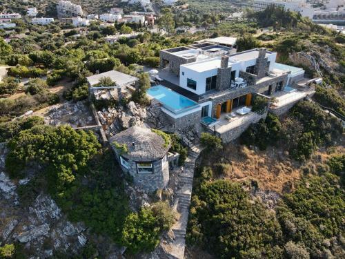 Villa Aiolos: Above The Sea, Within Agios Nikolaos