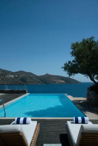 Villa Aiolos: Above The Sea, Within Agios Nikolaos