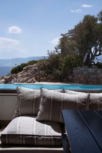 Villa Aiolos: Above The Sea, Within Agios Nikolaos