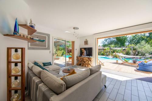 La Villa Du Bassin � Ares