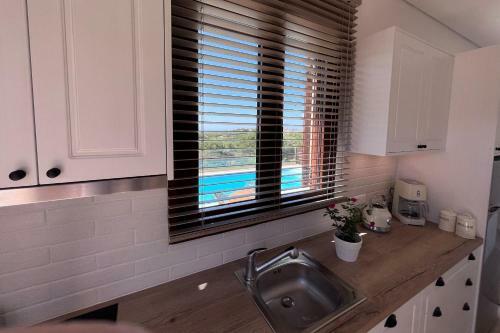 Enjoy Romance And Sunsets At Villa Dionysos