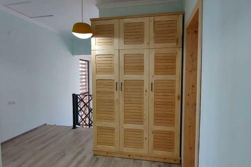 Beachfront 4-bedroom Home In Kaprovani Pine Forest