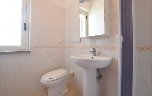 Awesome Apartment In Isca Marina With 2 Bedrooms