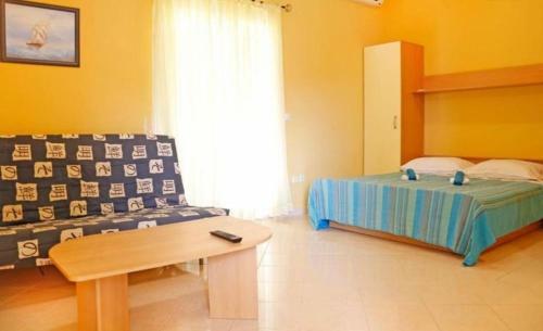 La Playa Apartments