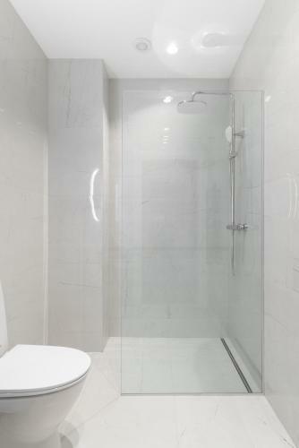 Brand New And Modern 1bdr Apartment