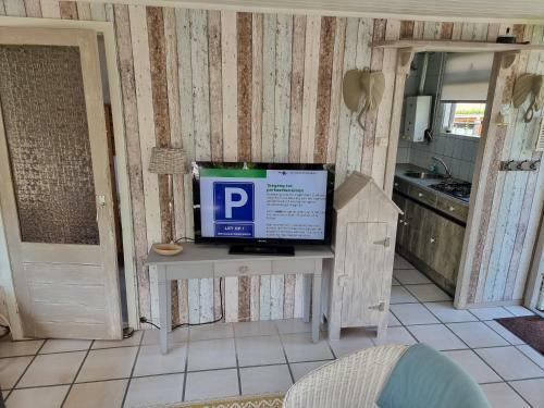 Lazy Cabin Near Hoek Van Holland Beach