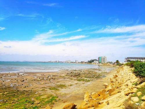 Casa Frente Al Mar Con Piscina En Salinas