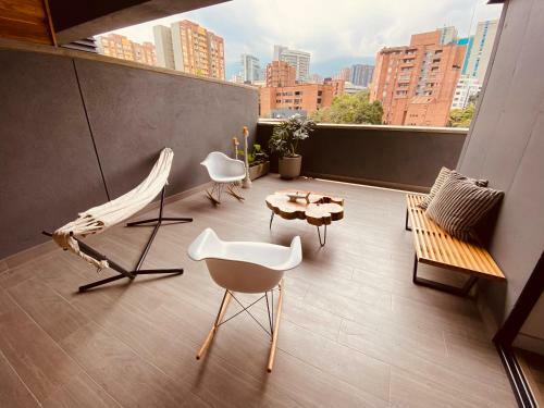 Espacioso Apartamento, Bonito Balc�n, Excelente Ubicaci�n