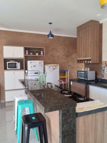 Casa Novinha Em Brotas, 5 Min Centro. Vem Curtir!