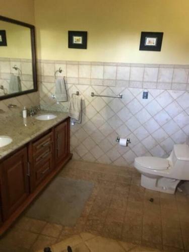 Bright 3 Bedroom Villa In Hacienda Pinilla