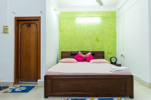 Trinayan Guest House