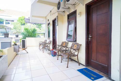 Hotel Reddoorz Near Cyber Mall