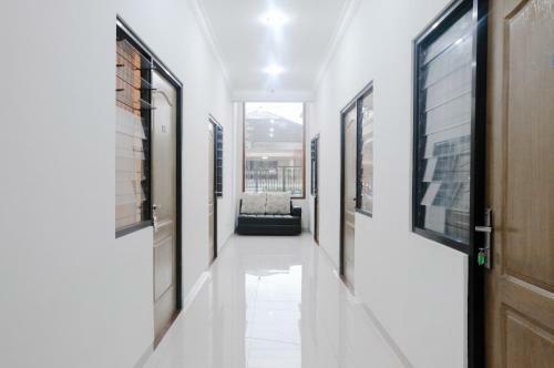 Hotel Reddoorz Near Cyber Mall