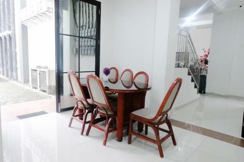 Hotel Reddoorz Near Cyber Mall