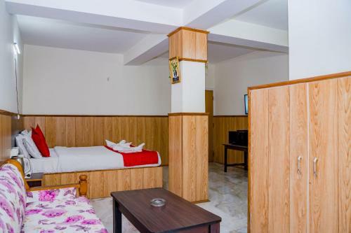 Hotel The D-zong Mg Marg