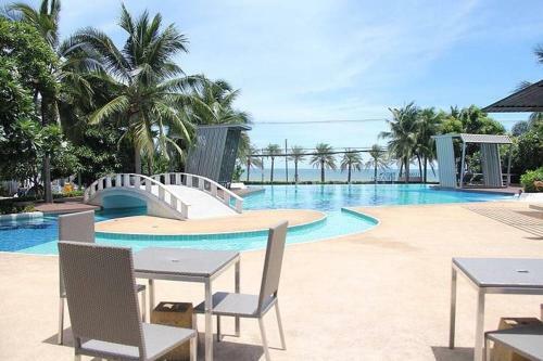 Apartamento Luxury Beach Front Jomtien Condo / Super Wifi