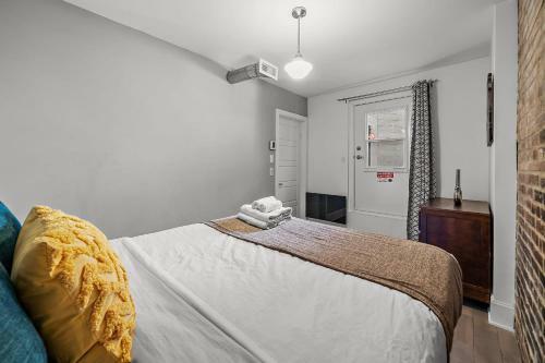 Charming Fresh 3br Apartment On Bishop St