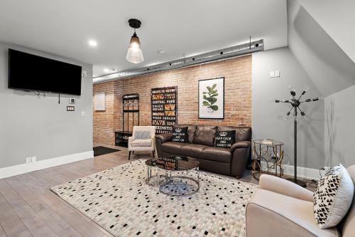 Charming Fresh 3br Apartment On Bishop St