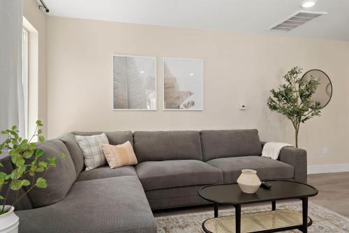 Cozy 2 Bedroom Home In Carmichael