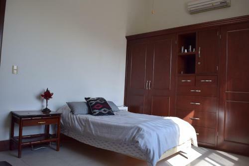 Hostal Room In House - Casa Compartida En Chipinque