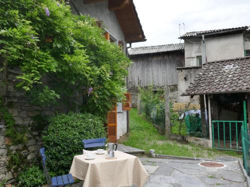 Holiday Home Rustico Casa Laura