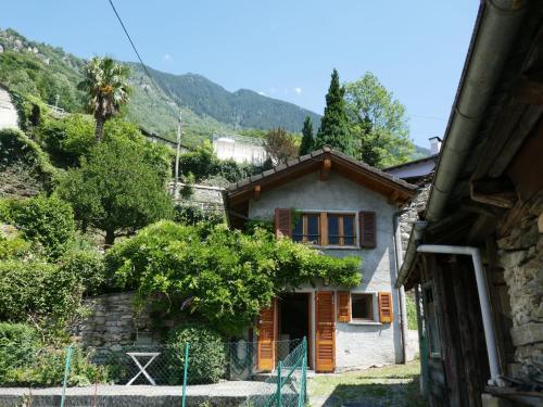 Holiday Home Rustico Casa Laura