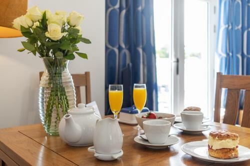 A Modern And Cosy Apartment Just Yards From Brixham?s Bustling Harbourside