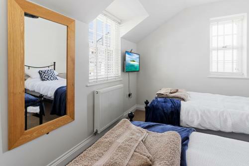 A Modern And Cosy Apartment Just Yards From Brixham?s Bustling Harbourside