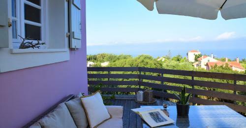 Authentic Kefalonia - Pinecone Apartment