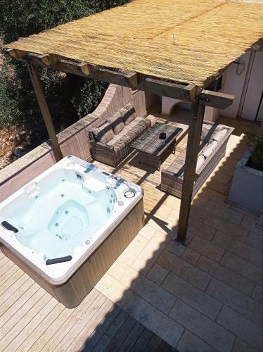 Authentic Kefalonia - Pinecone Apartment