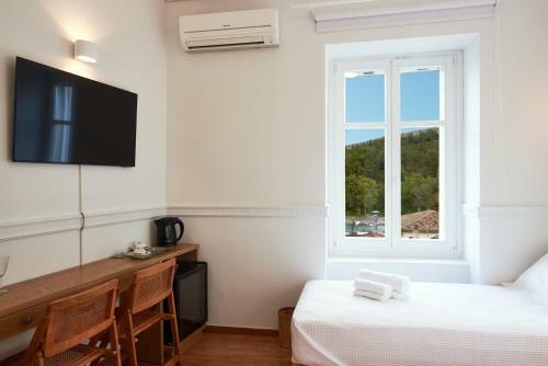 Hostal Galaxidaki 1857 Guesthouse